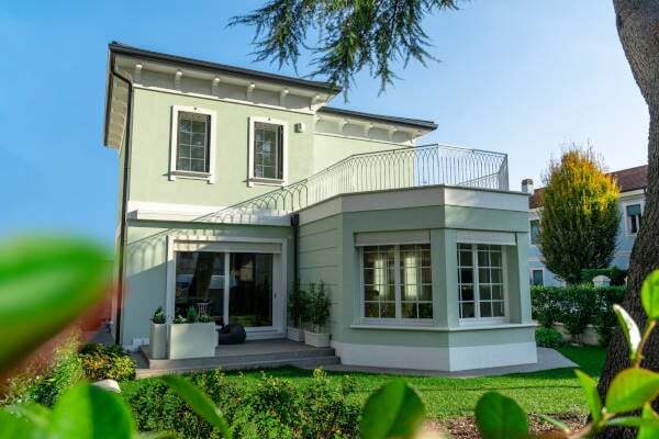 ENGLISH VILLA - finestre all'inglese