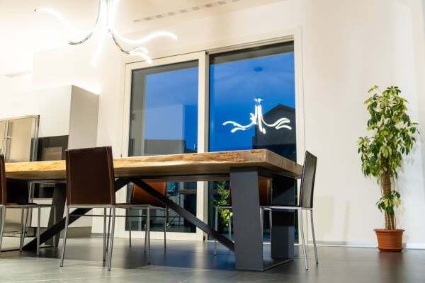 Modern airy villa3