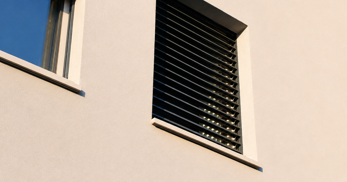 Isolamento dal caldo estivo: finestre efficienti e sistemi oscuranti