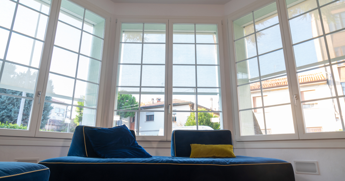 Vetrate stile inglese: come ristrutturare una casa d'epoca con eleganza